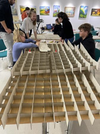 SESTAVLJANJE PODKONSTRUKCIJE MAKETE KRAJA